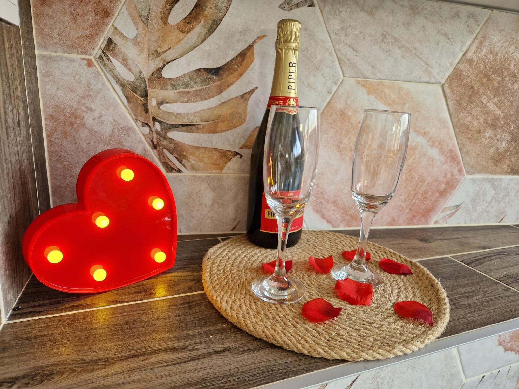 Atoumo Appartement Love Jacuzzi & Jardin Disneyland Paris Quincy-Voisins Exteriér fotografie